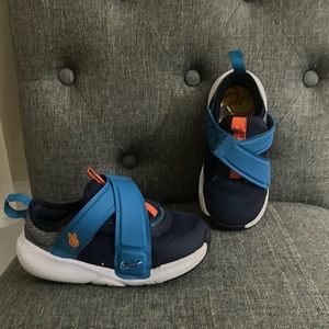 Toddler Boy size 9 Nike